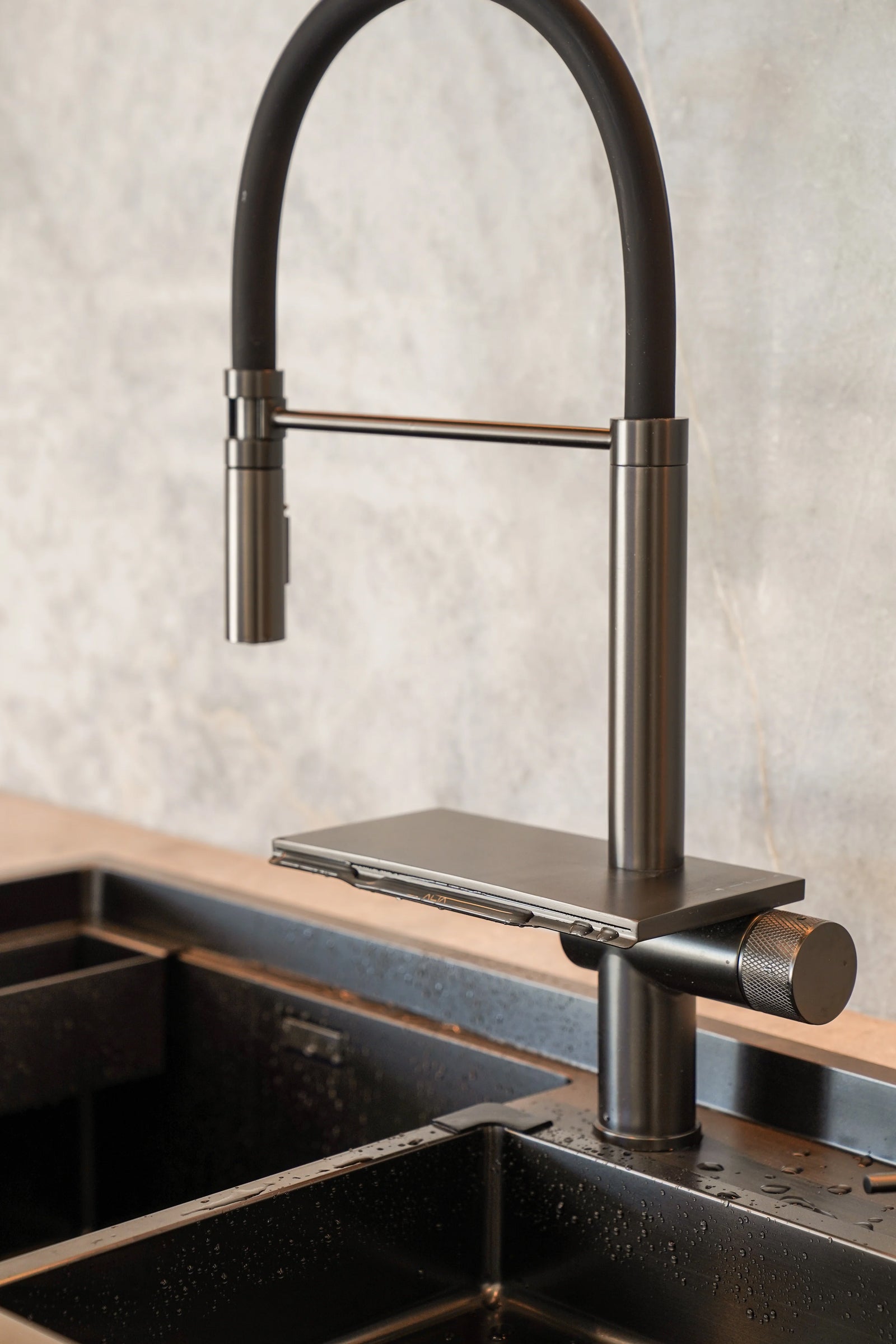 Alia Double Bowl Smart Sink