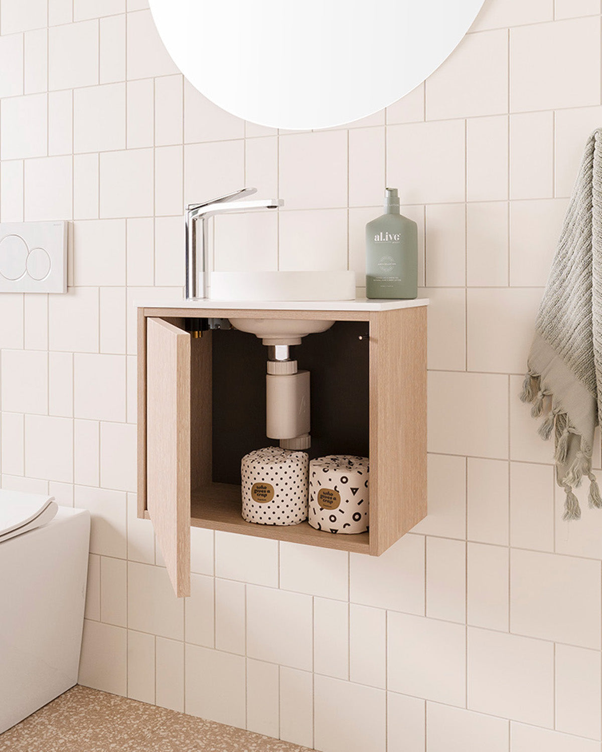 Clifton Mini - Coastal Oak Open Detail