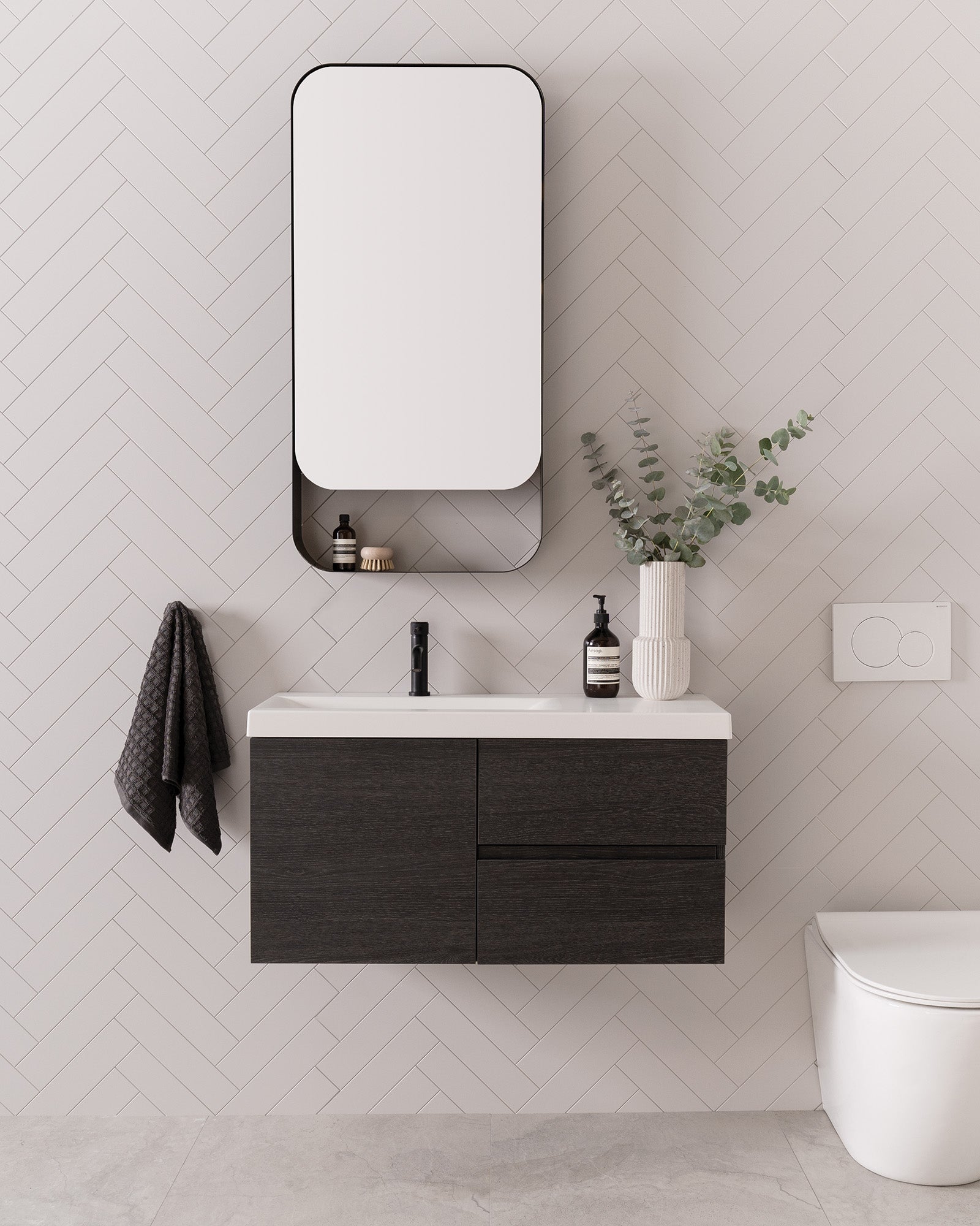 Drift Ensuite - Drift Ensuite 900_Estella Oak_Front_web.jpg
