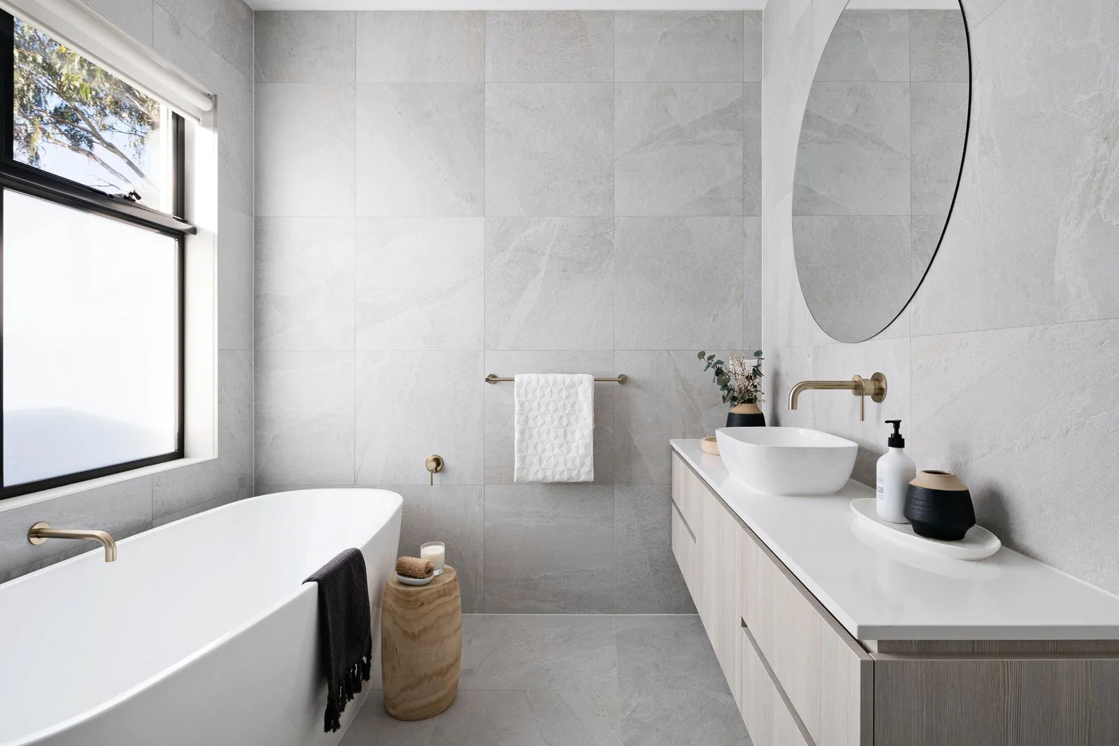 Meir Round Curved Spout 200mm Champagne