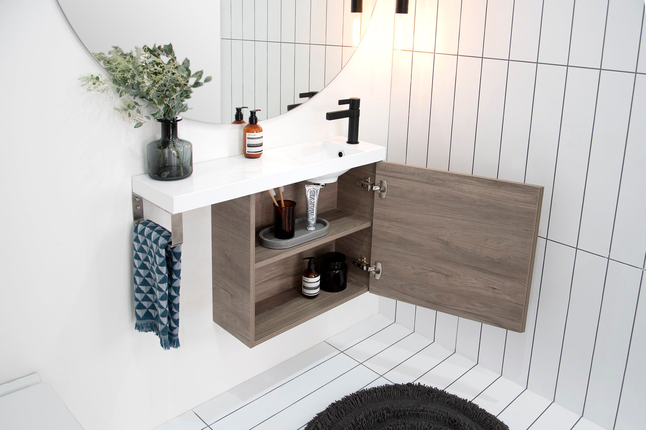 Petite Rail - Antico Oak Detail