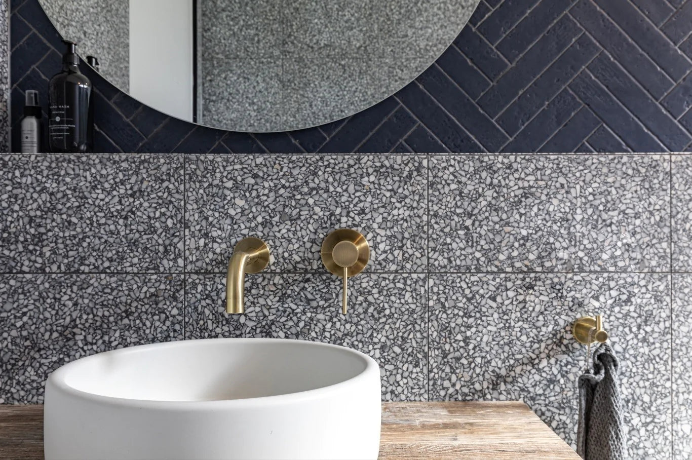 Meir Round Robe Hook -Tiger Bronze