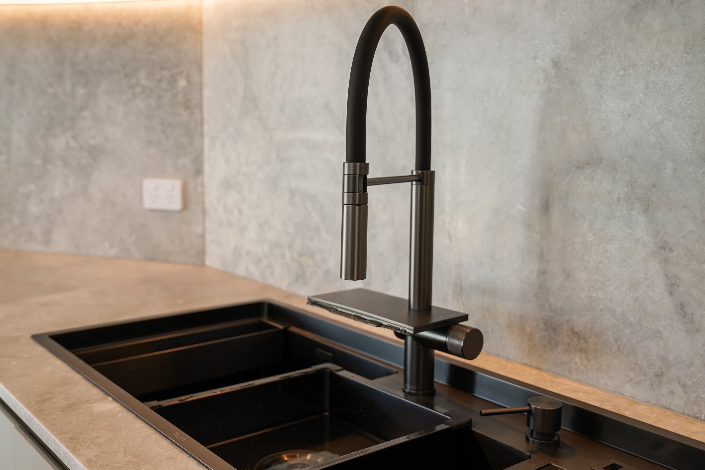 Alia Double Bowl Smart Sink