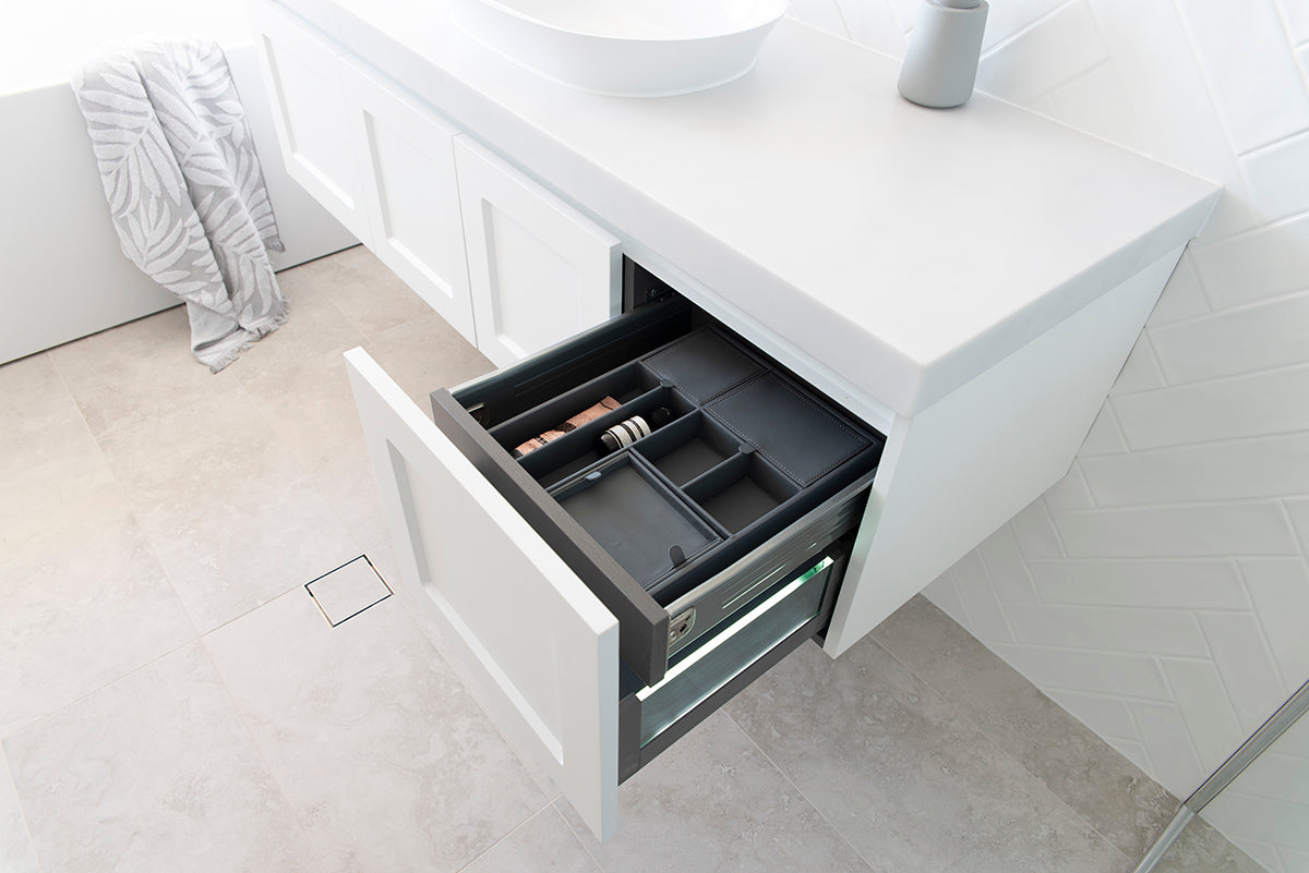 London Vanity - Lifestyle 3