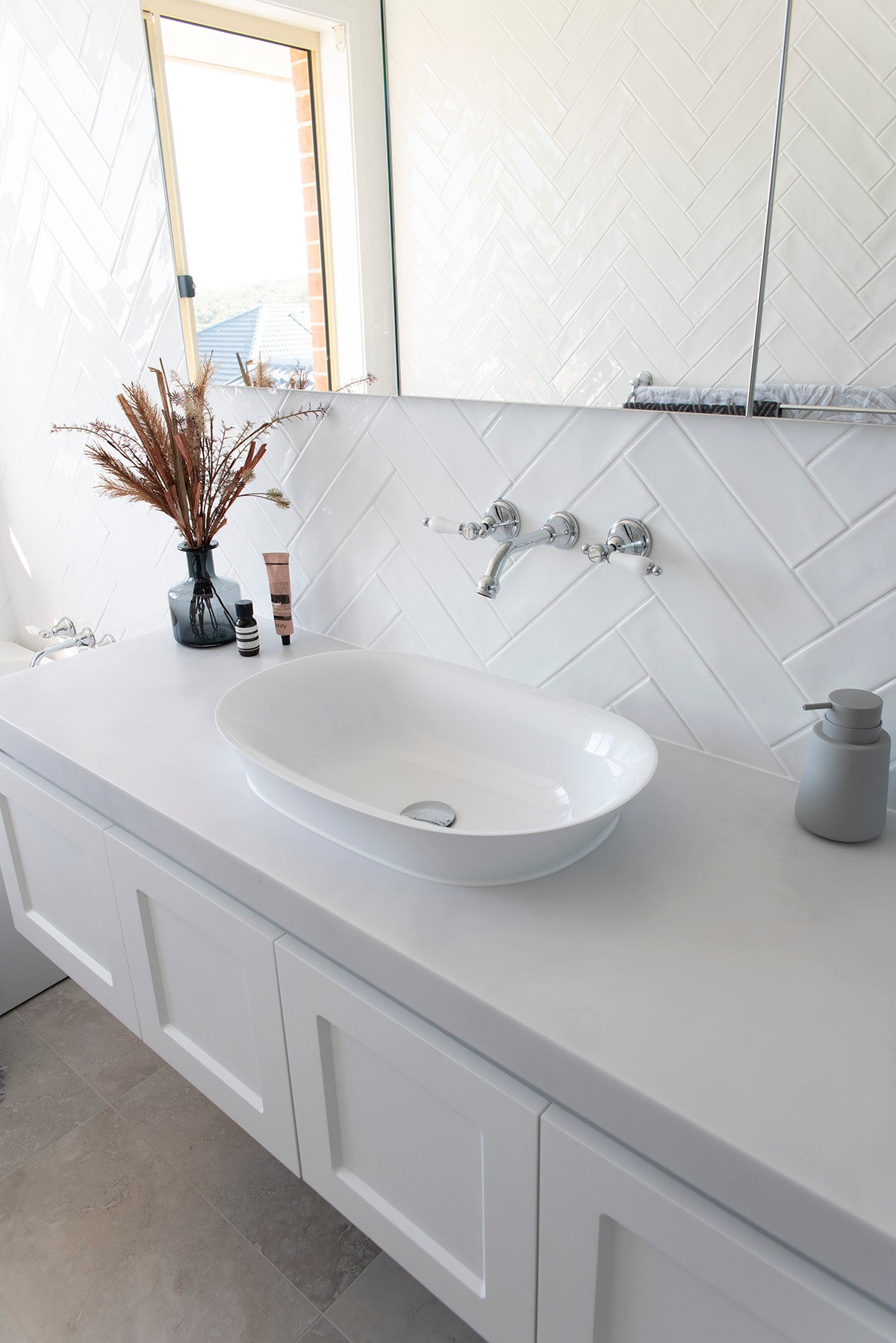 London Vanity - Lifestyle 4