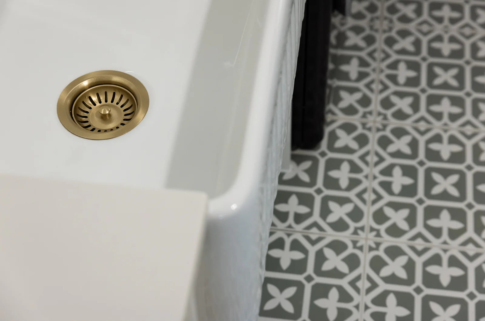 Meir Sink Strainer and Waste Plug Basket with Stopper - Gold