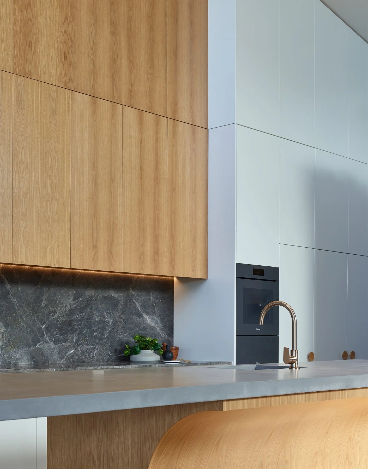 Meir Round Paddle Wall Mixer Champagne