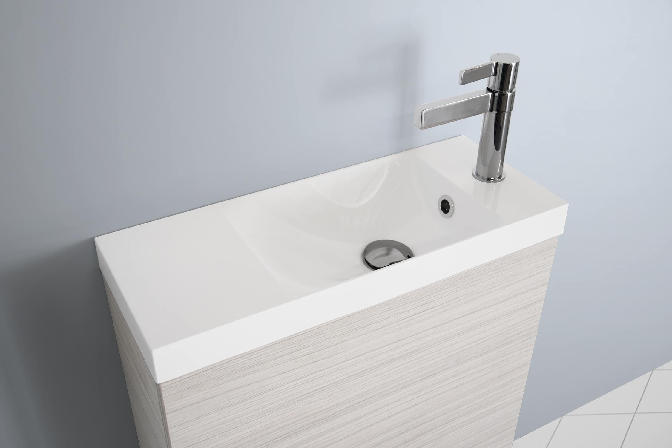 ADP PETITE Small Space Vanity