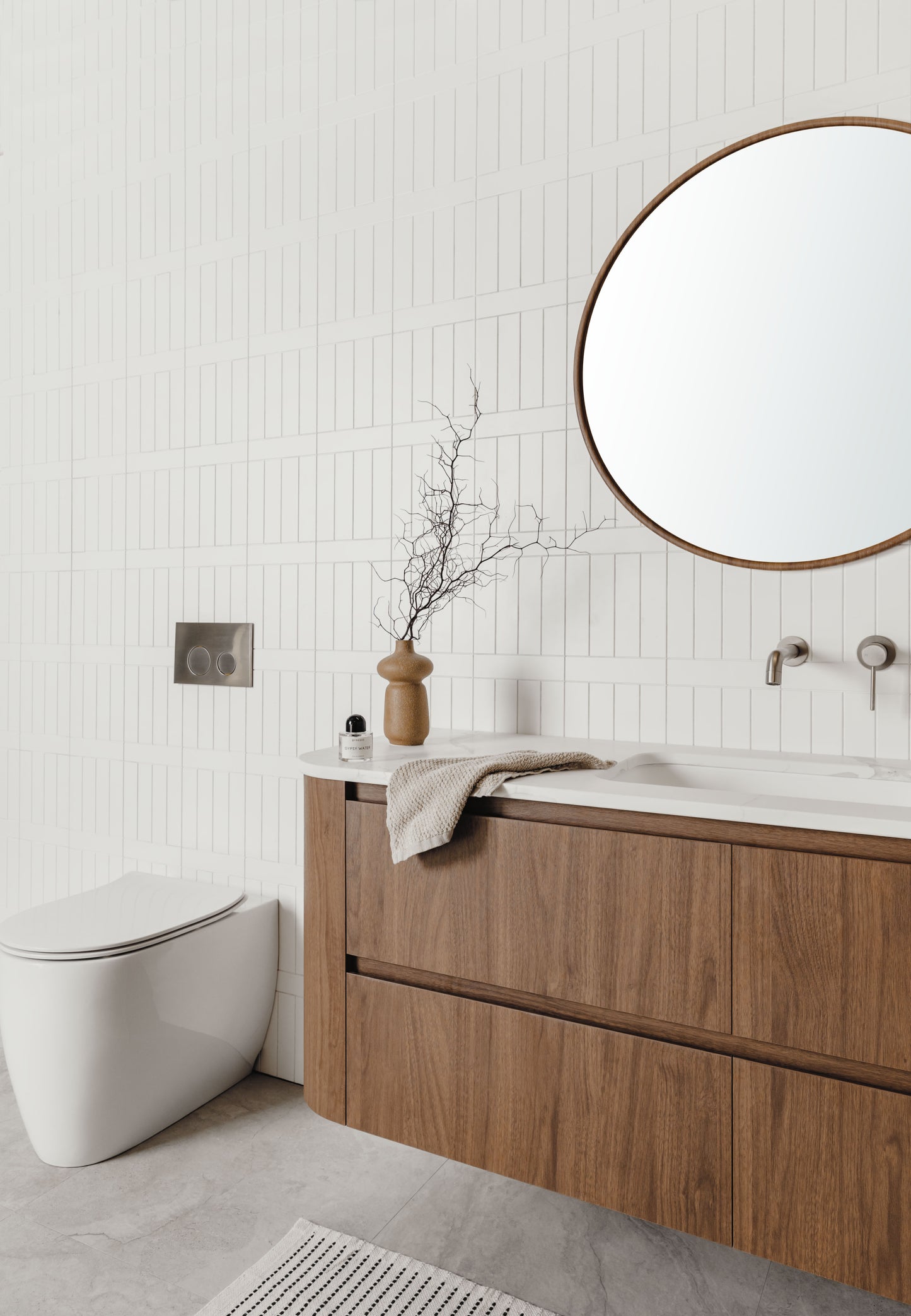 Thea 1500mm - Florentine Walnut Detail