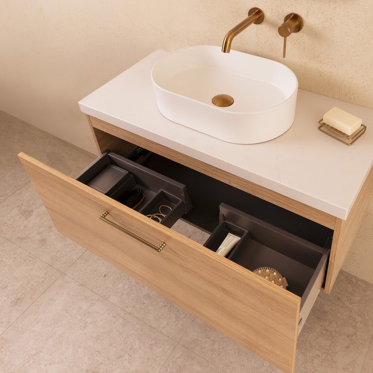 Glacier Pro cabinet interior in Premium Graphite