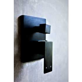 MW02-Square-Matte-Black-Diverter-Mixer-by-Meir-1.jpg